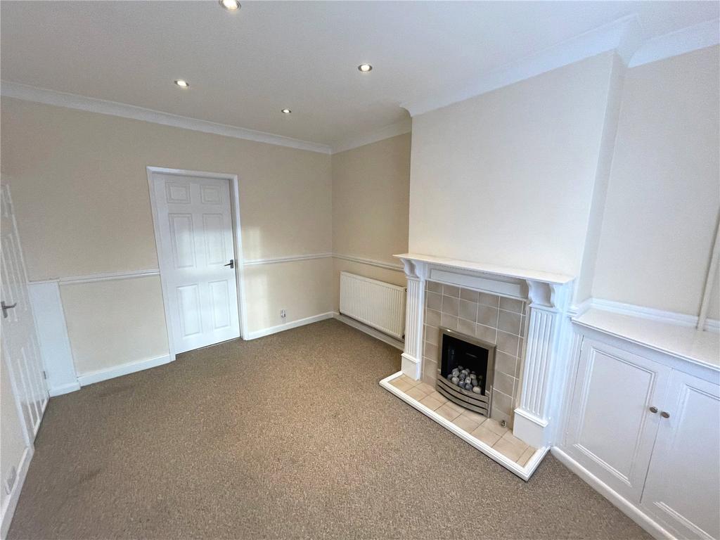 Wright Street, Halesowen, B63 2 bed end of terrace house £695 pcm (£