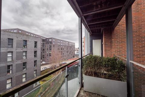 2 bedroom apartment to rent, Apt 4.15 :: Flint Glass Wharf