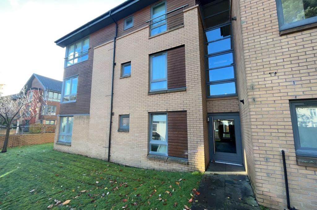 0/3, 209 Kirkton Avenue, Glasgow... 2 bed apartment £115,000
