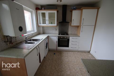 3 bedroom semi-detached house to rent, Repens Way, Hayes