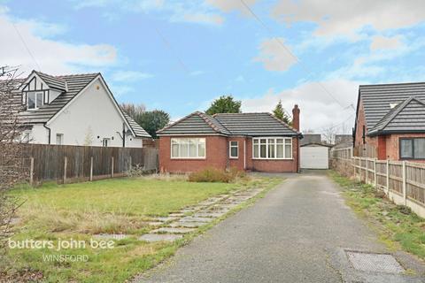 2 bedroom detached bungalow for sale - Chester Road, WINSFORD
