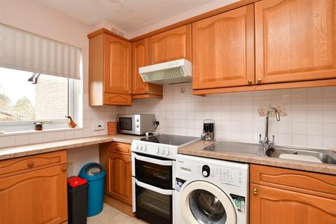 2 bedroom flat for sale - Ilford Court, Cranleigh, Surrey