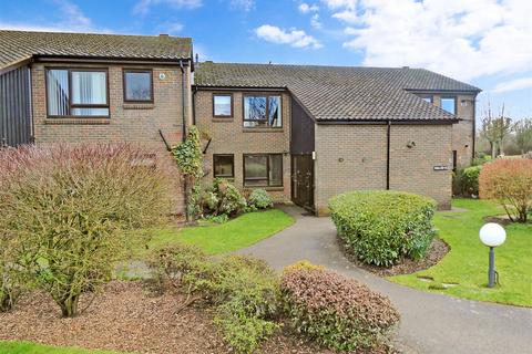 2 bedroom flat for sale - Ilford Court, Cranleigh, Surrey