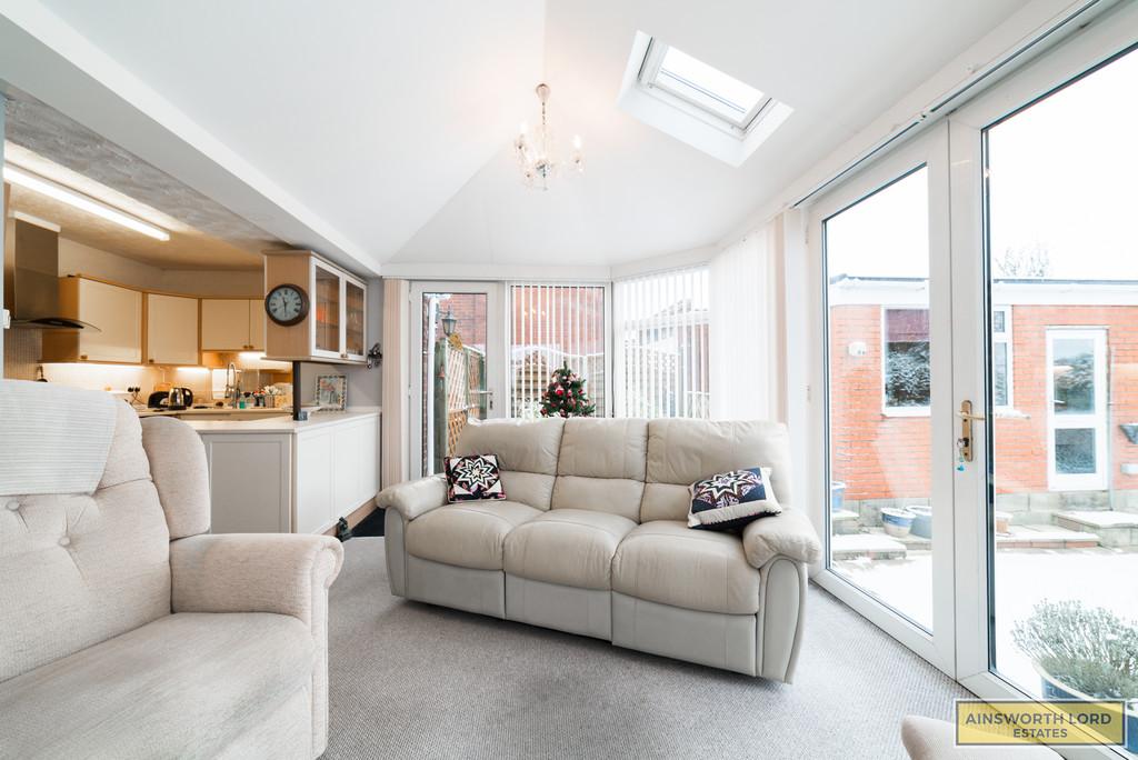 Thirlmere Drive, Darwen 2 bed semidetached bungalow £180,000