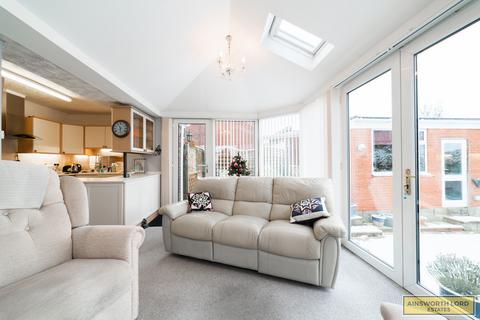 20 Thirlmere Drive, Darwen, BB3 3BH