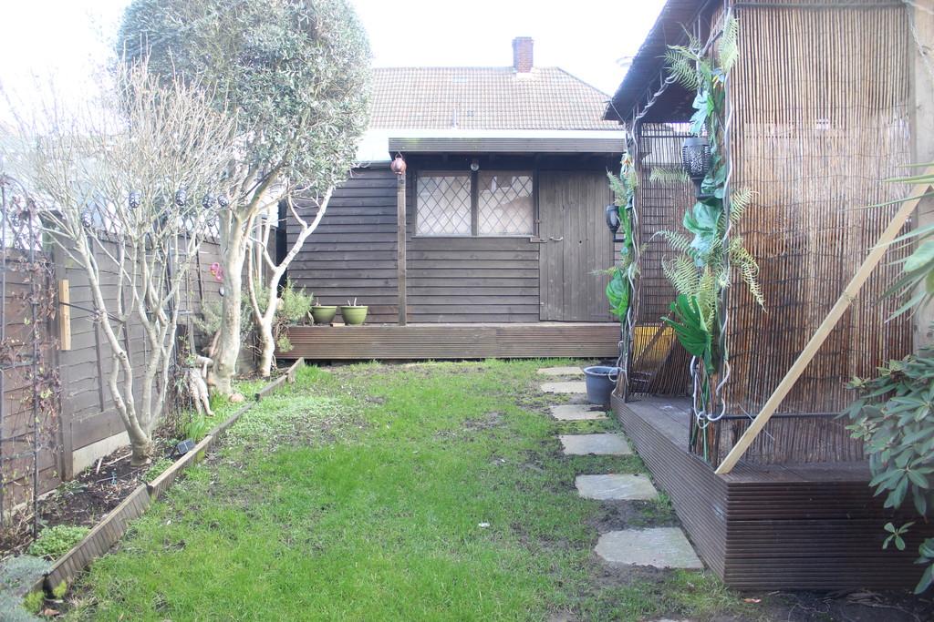 Shirebrook Road, Blackheath, SE3 2 bed terraced house £1,600 pcm (£369 pw)