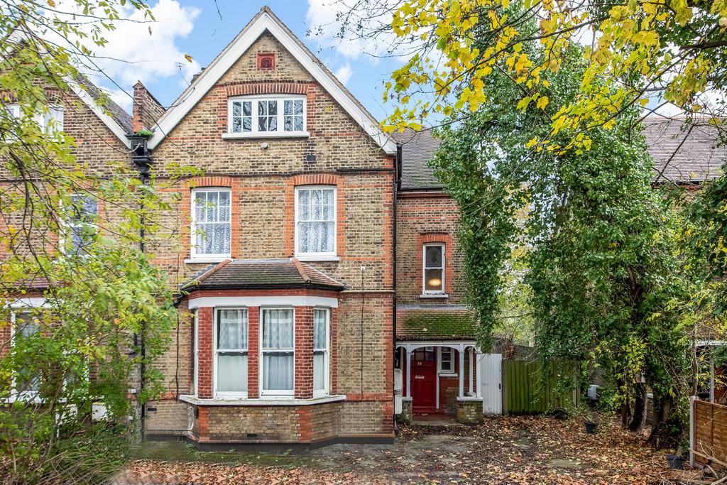Canadian Avenue, Catford, SE6 3 bed flat £400,000