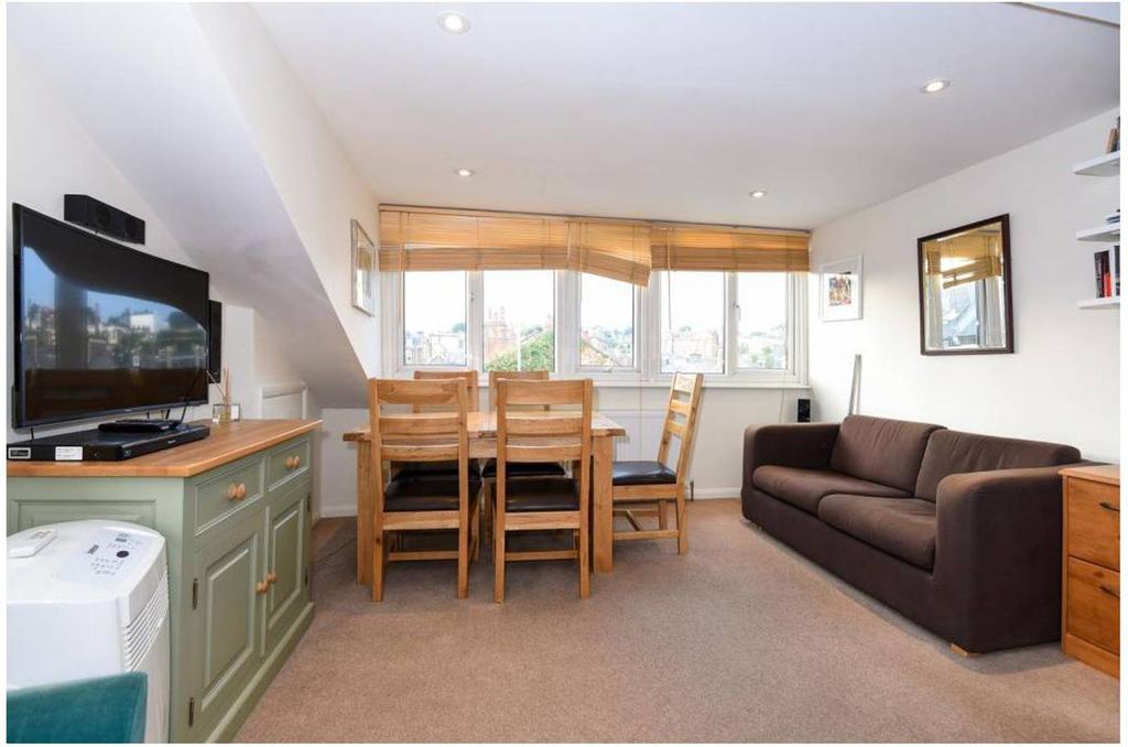Willoughby Road, Hampstead, London, NW3 1 bed flat for sale £650,000