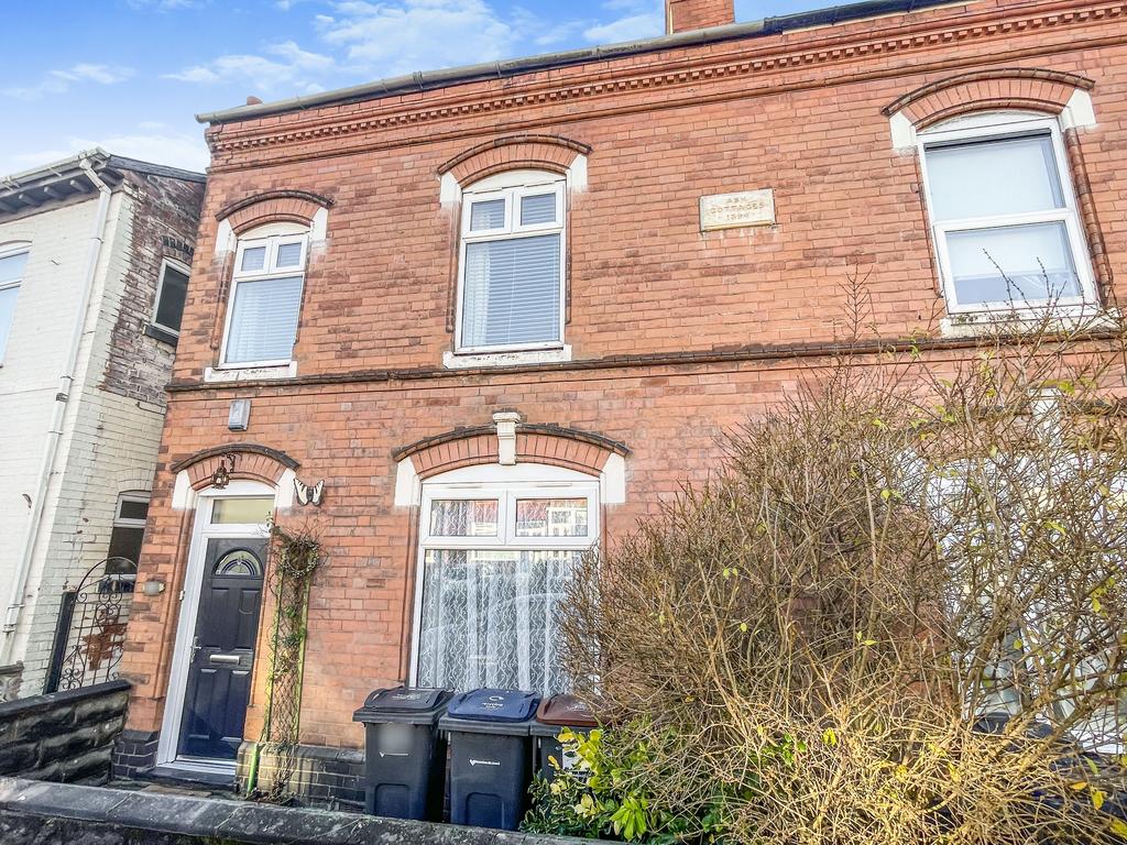 46 Short Heath Road, B23 6JP 2 bed semidetached house £900 pcm (£208 pw)