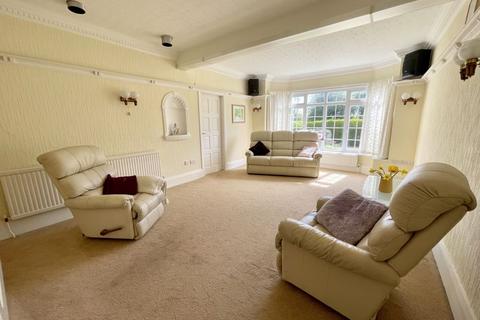 3 bedroom detached bungalow for sale, CAISTOR ROAD. LACEBY