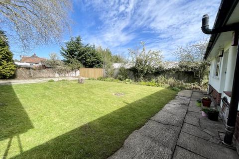 104 Caistor Road, Laceby, Grimsby, DN37 7JG
