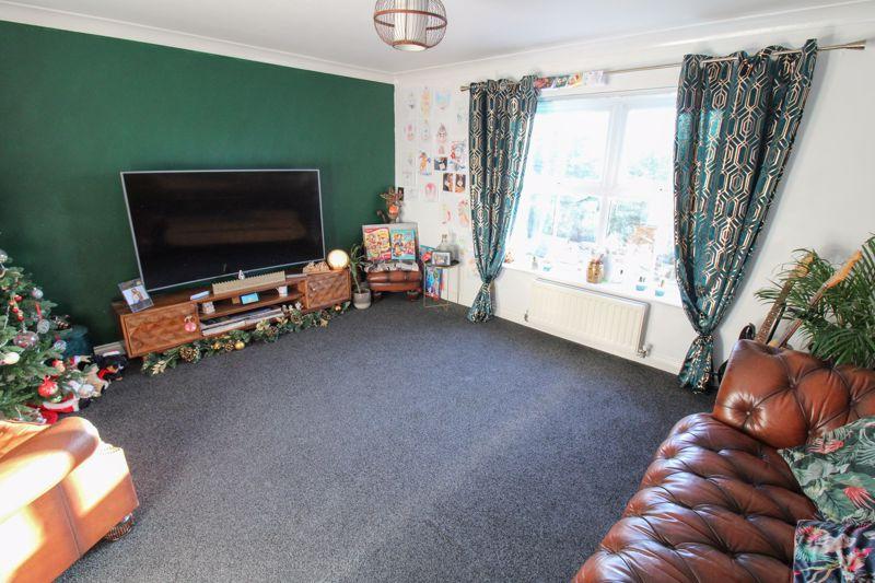 Wasp Mill Drive, Wardle OL12 9BB 4 bed townhouse £210,000