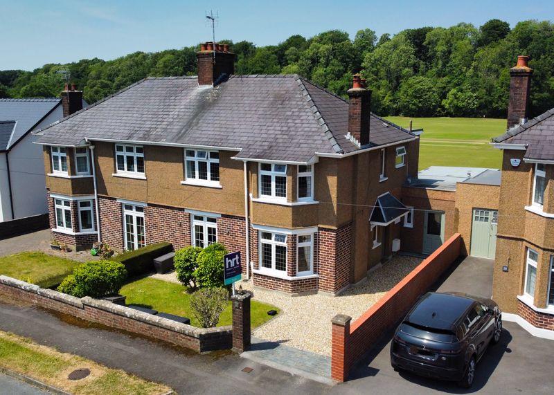 30 Newbridge Gardens, Bridgend, CF31 3PB 4 bed semidetached house for