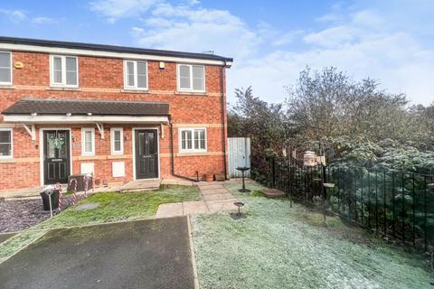 3 bedroom semi-detached house to rent, Ivory Close, Eccles, Manchester