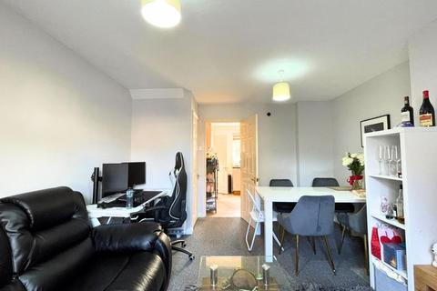 undefined, Vallis Way, Frome