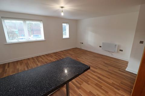 2 bedroom apartment to rent, Rayleigh Road, Eastwood, Leigh-on-Sea, SS9