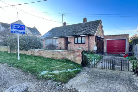 2 bedroom detached bungalow for sale - Edith Road, Kirby-le-Soken, Frinton-on-Sea, CO13