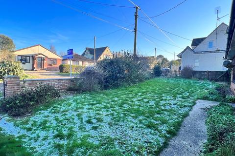 2 bedroom detached bungalow for sale - Edith Road, Kirby-le-Soken, Frinton-on-Sea, CO13