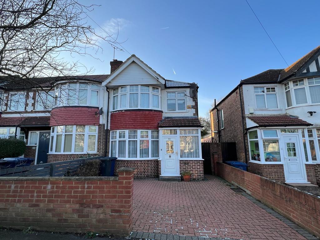 Millet Road, Greenford, UB6 4 bed semidetached house £2,495 pcm (£