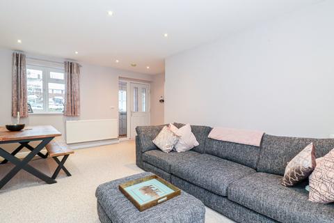 52 High Acres, Abbots Langley, WD5 0JD