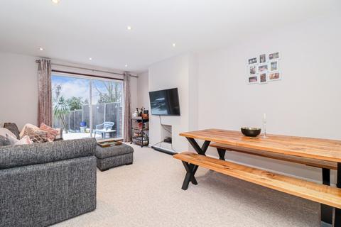 52 High Acres, Abbots Langley, WD5 0JD