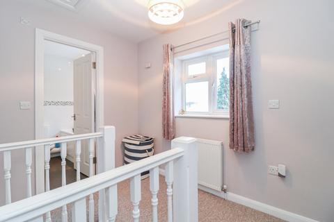 52 High Acres, Abbots Langley, WD5 0JD