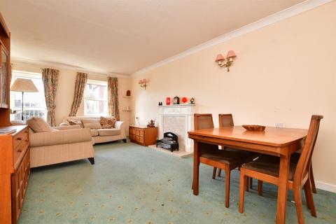 1 bedroom flat for sale - Roebuck Close, Reigate, Surrey