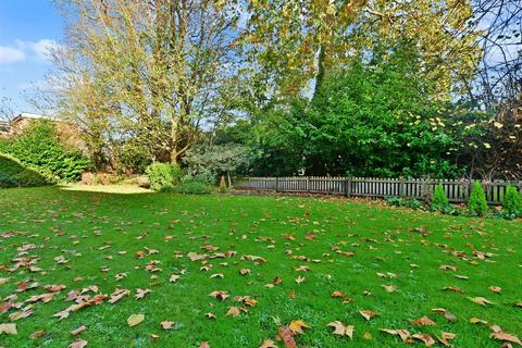 1 bedroom flat for sale, Roebuck Close, Reigate, Surrey