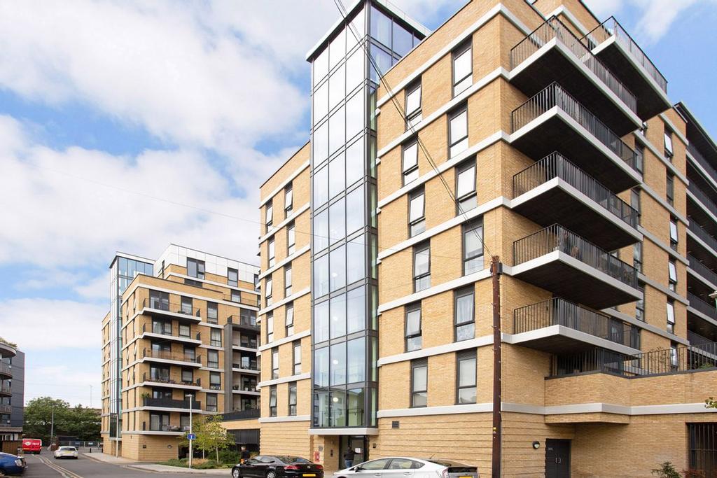 Roden Street, Ilford, IG1 1 bed flat £92,750