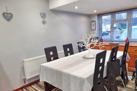 33 Aintree Road, Calmore, Southampton, SO40 2TL