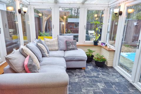 33 Aintree Road, Calmore, Southampton, SO40 2TL
