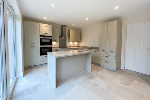 4 bedroom detached house to rent, Parkehill, Radley, Abingdon, OX14