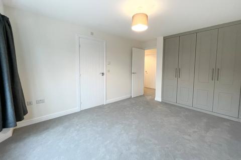 4 bedroom detached house to rent, Parkehill, Radley, Abingdon, OX14