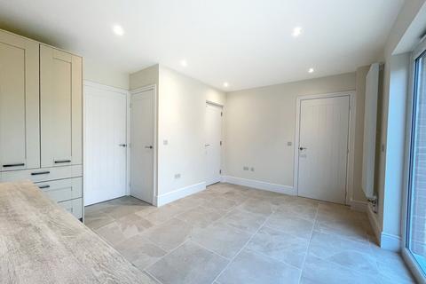4 bedroom detached house to rent, Parkehill, Radley, Abingdon, OX14