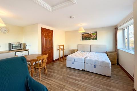 Studio to rent, Ducklington Farm, Course Hill Lane, Ducklington, Witney, OX29