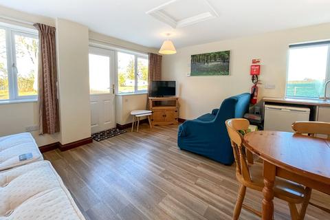 Studio to rent, Ducklington Farm, Course Hill Lane, Ducklington, Witney, OX29