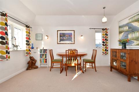 Nutshell Bethersden Road, Smarden, Ashford, TN27 8QF