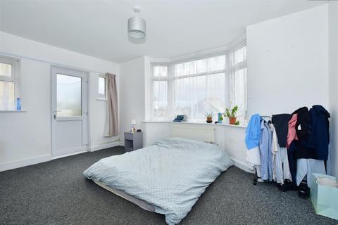 27a Carlton Avenue, Broadstairs, CT10 1AG