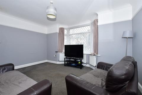 27a Carlton Avenue, Broadstairs, CT10 1AG