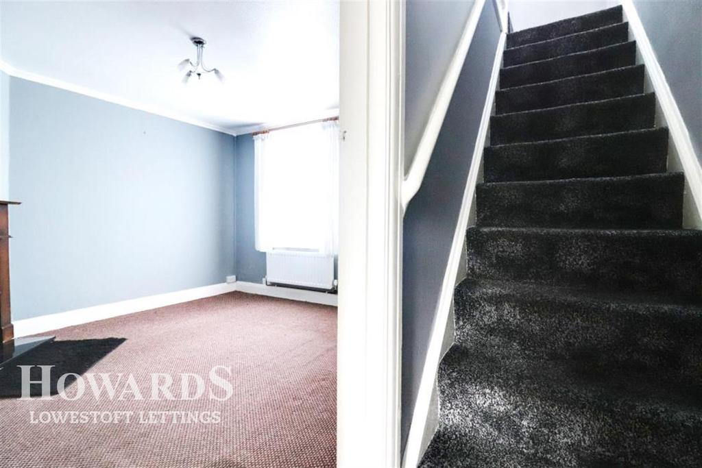 Rotterdam Road, Lowestoft 3 bed terraced house £875 pcm (£202 pw)