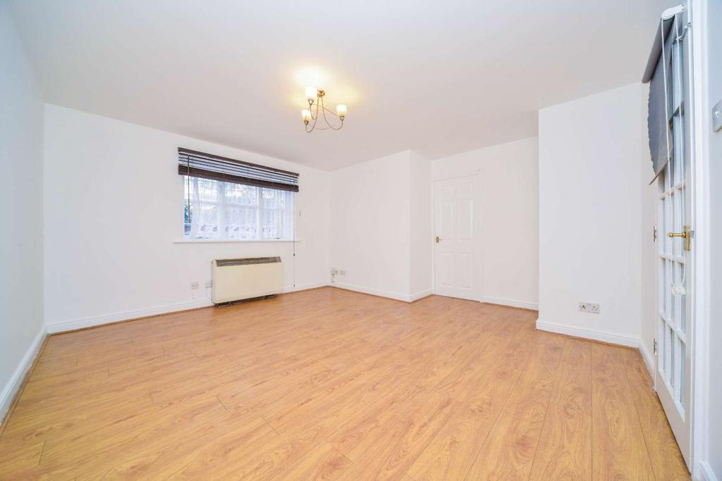 Century House, Lewisham, London 2 bed flat £1,625 pcm (£375 pw)