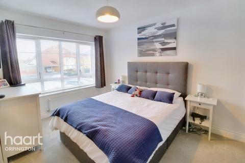 4 Harris Close, Orpington, BR5 2FL