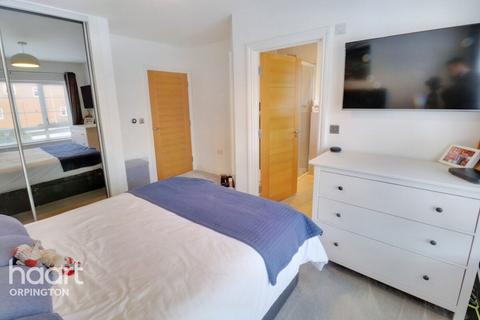 4 Harris Close, Orpington, BR5 2FL
