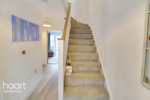 4 Harris Close, Orpington, BR5 2FL