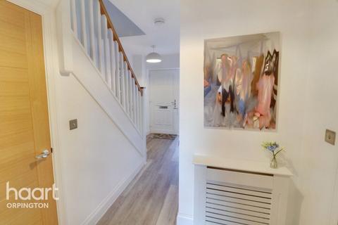 4 Harris Close, Orpington, BR5 2FL