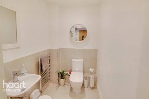 4 Harris Close, Orpington, BR5 2FL