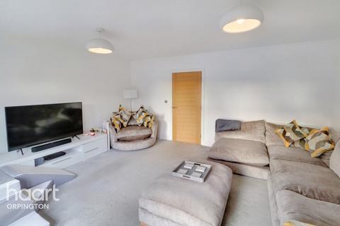 4 Harris Close, Orpington, BR5 2FL