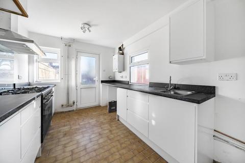 197 Boundary Road, Woking, GU21 5BU
