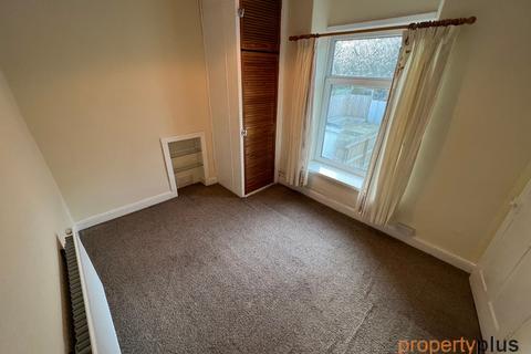 8 Oakfield Terrace, Tonypandy, CF40 2TE
