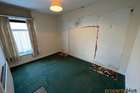 8 Oakfield Terrace, Tonypandy, CF40 2TE